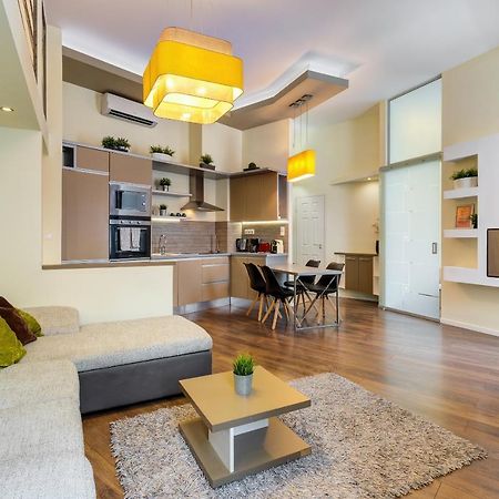 Spacious & Stylish Apartment In Downtown Budapest Exterior photo